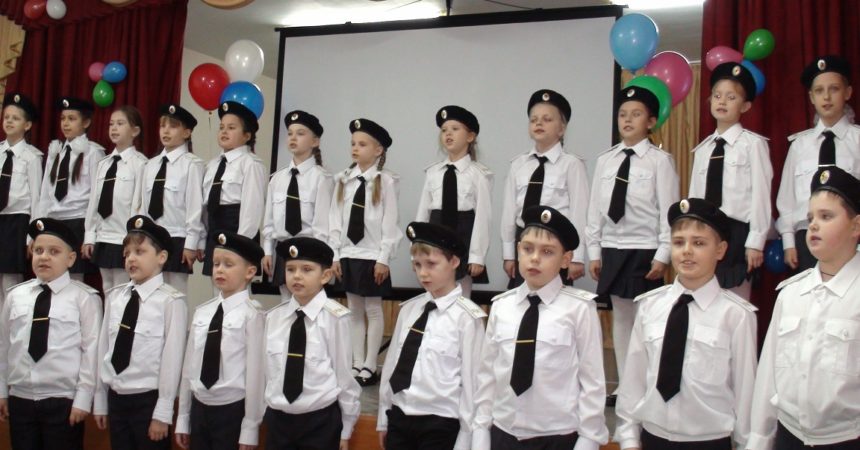 Казачата школы №18 г. Приморско-Ахтарска и подготовили праздничный концерт