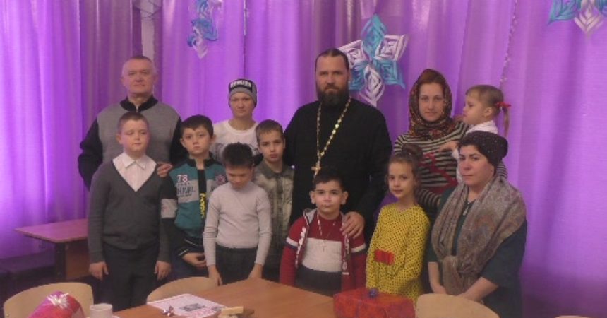 В городе Ейске завершилось проведение Рождественской акции “Елочка желаний”