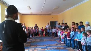 Настоятель Свято-Троицкого храма посетил детский сад п. Рассвет