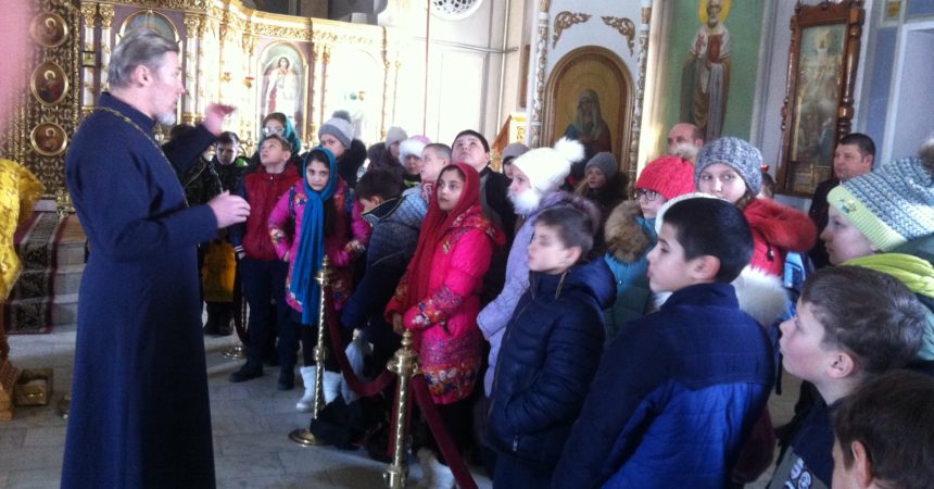 Учащиеся школы № 20 города Ейска посетили Свято-Никольский кафедральный собор