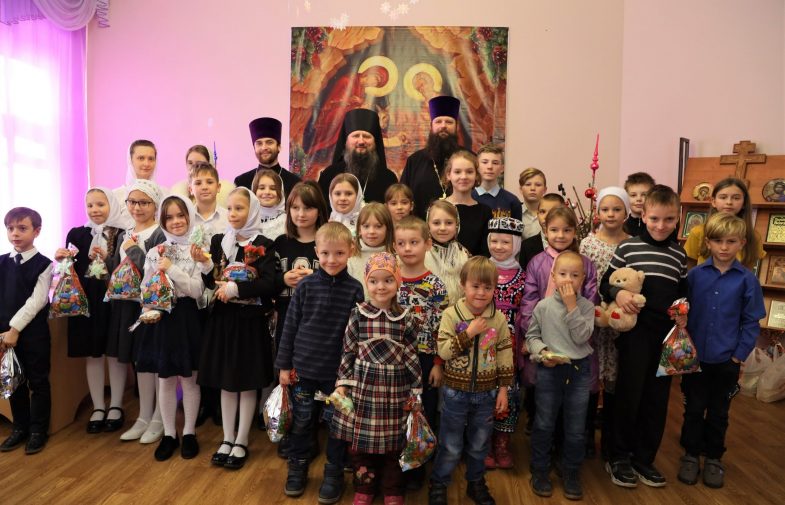 В воскресной школе храма Архангела Михаила города Ейска состоялся Рождественский концерт