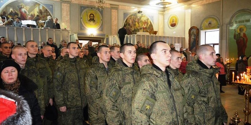 Кафедральный собор святителя Николая Мир Ликийских Чудотворца посетили военнослужащие