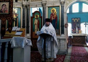 В Покровском храме станицы Каневской отслужили первую в 2017 году миссионерскую Божественную литургию