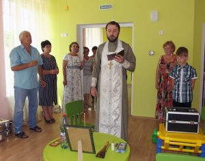 Священник освятил новое здание каневского центра развития ребёнка «Чудо-Чадо»
