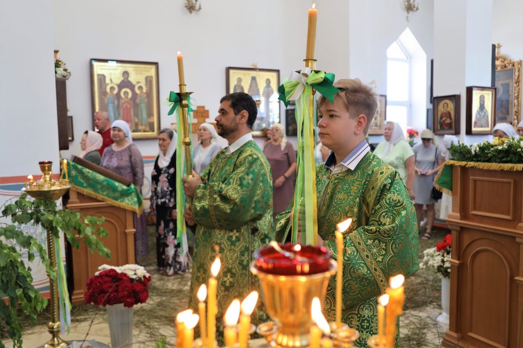 Престольный праздник Свято-Троицкого храма станицы Должанской